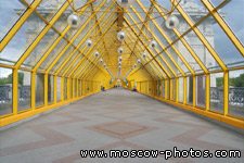 Andreyevsky Bridge inside