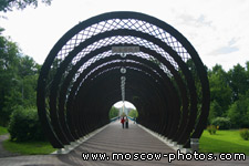 Andreyevsky Bridge entrance