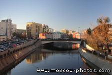 Maly Krasnokholmsky Bridge