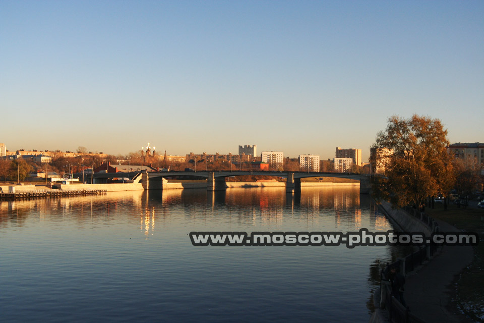 Novospassky Bridge