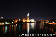 Night view from Novospassky Bridge