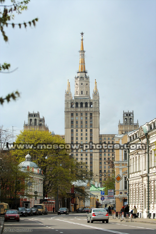 Skyscraper on Kudrinskaya Square