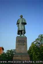 Nikolai Gogol monument