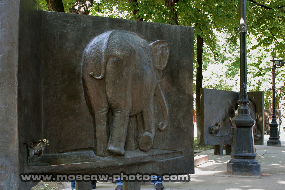 Ivan Krylov monument