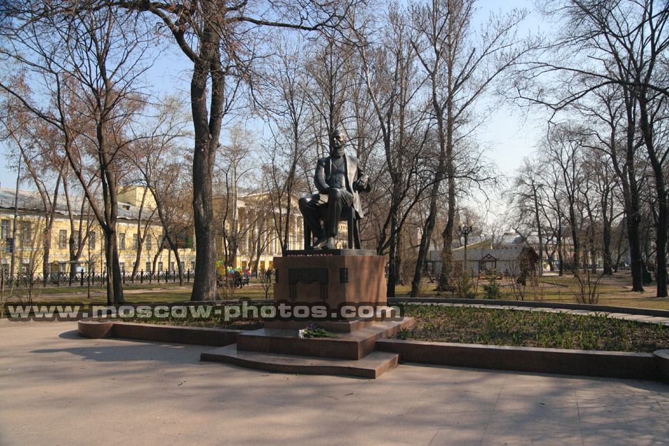 The monument to Sergey Rachmaninov