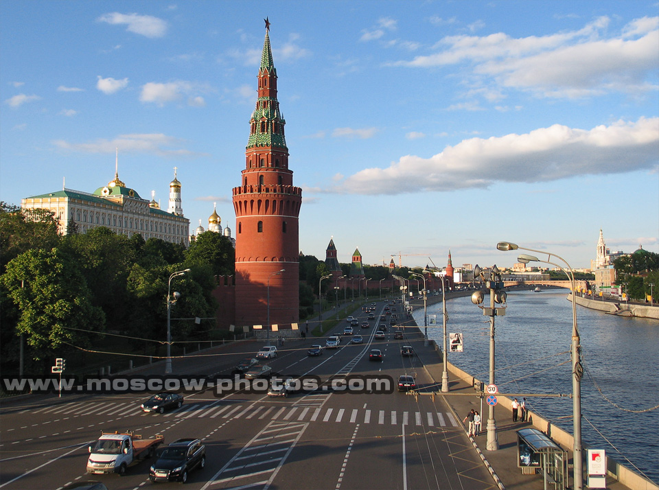 Kremlevskaya naberezhnaya (embankment)