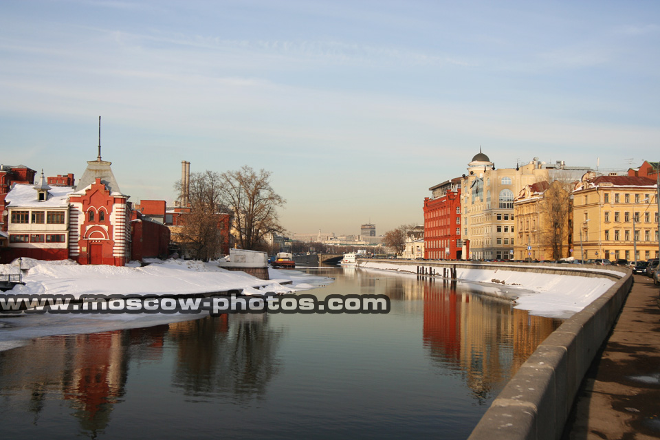 Yakimanskaya naberezhnaya