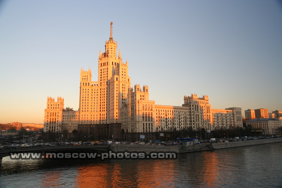 View from Bolshoy Ustinsky Bridge
