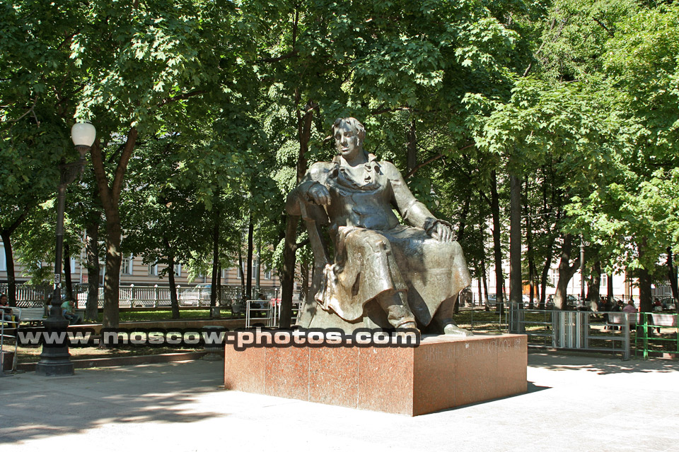 Ivan Krylov monument