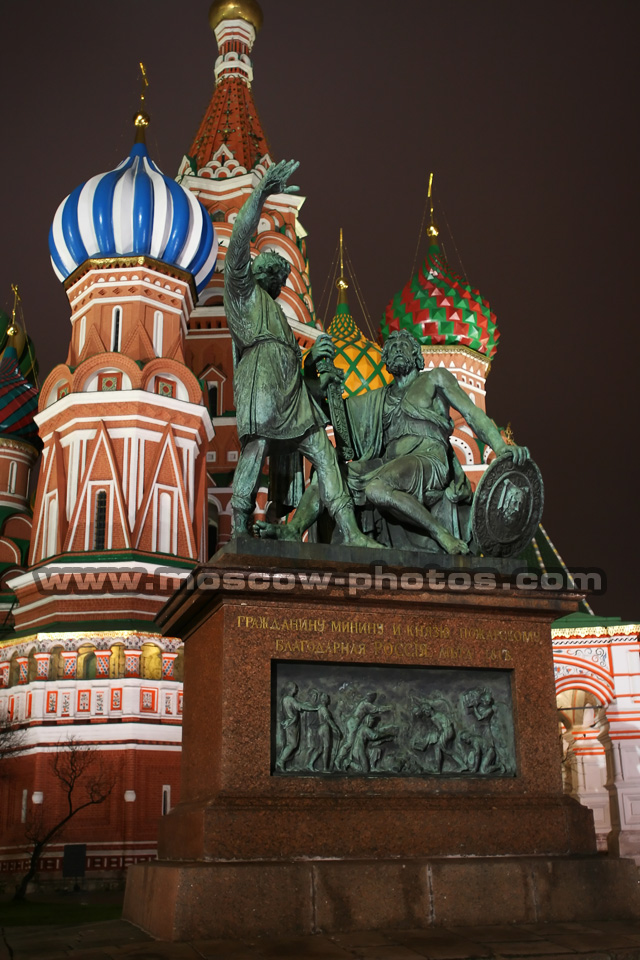 Monument to Minin and Pozharsky